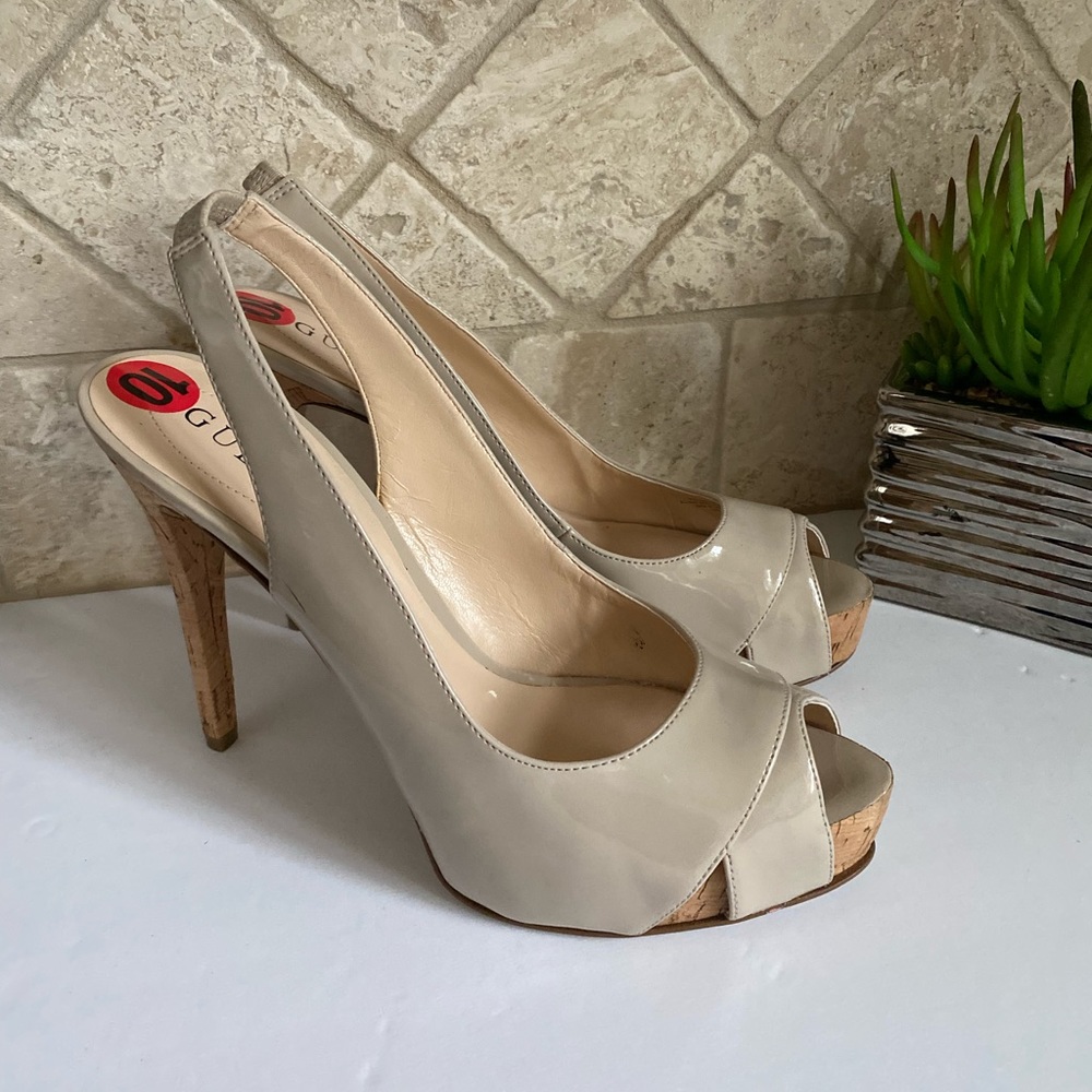 GUESS NUDE PEEP-TOED PATENT CORK HEELED PLATFORM SLING BACK STILETTO HEELS